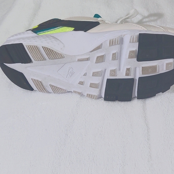 Nike US 6Y Sneakers/Gym Shoes - Picture 6 of 7